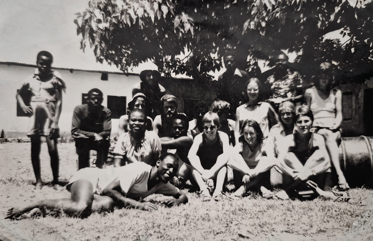 International volunteers and local participants at the Lwandanyi work camp, Bungoma, 1977
